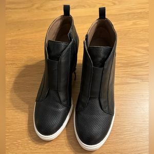 Paolo wedge sneakers. Size 6. Color black.